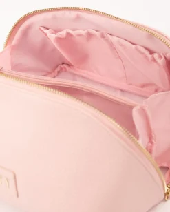 New Essentials Beauty Case Womens Beanies & Knits