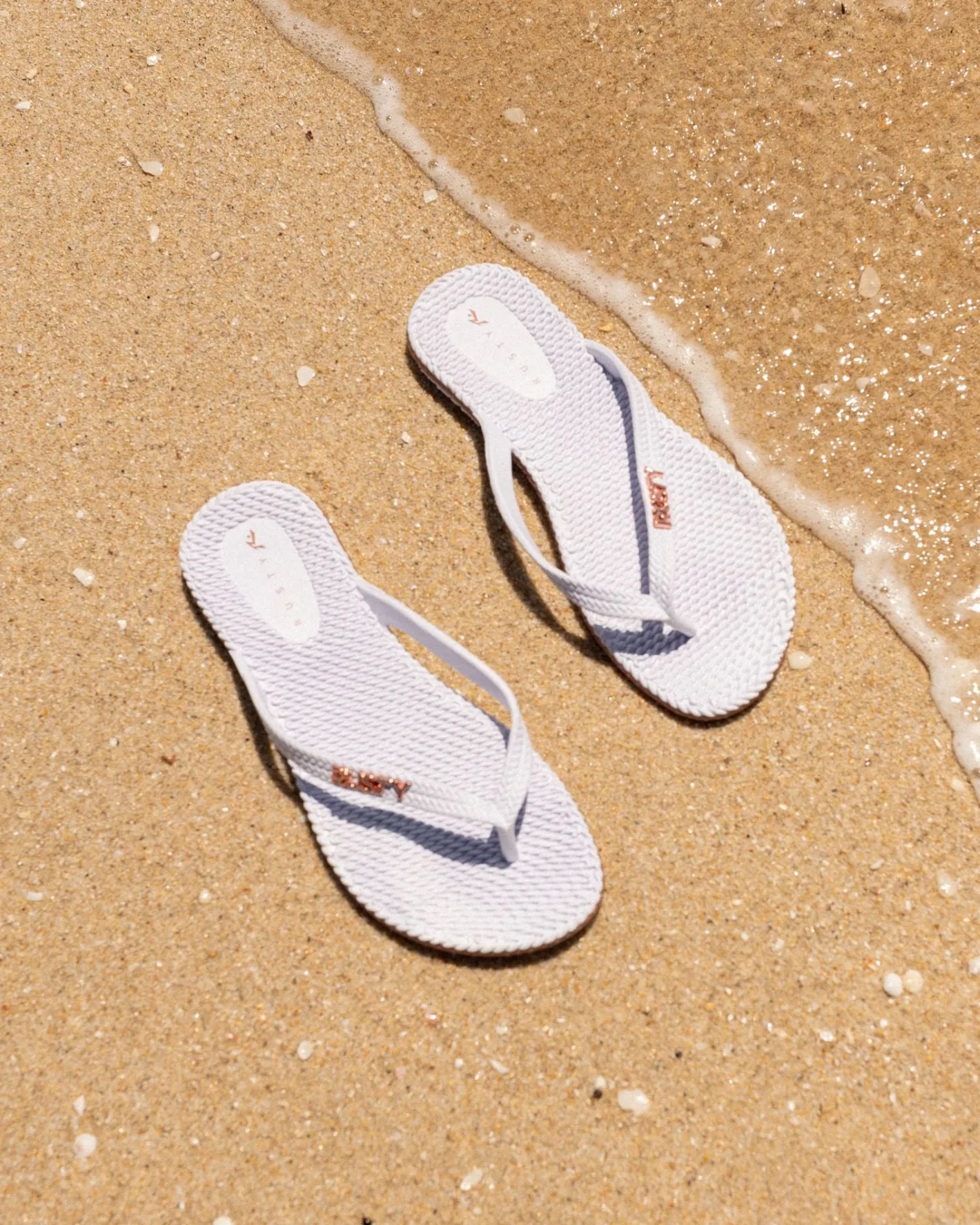 Store Flippin Thong Womens Thongs & Slides